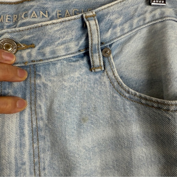American Eagle Relaxed Mom Jean Denim Light Wash 14 S Short - Picture 4 of 8